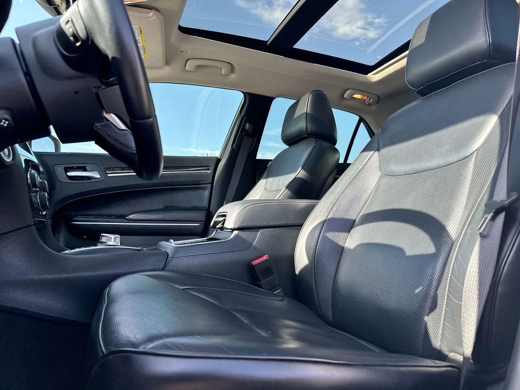 2017 Chrysler 300 300C