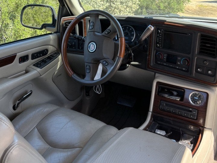 2004 Cadillac Escalade EXT Standard