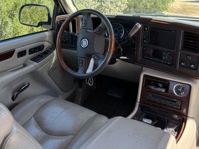 2004 Cadillac Escalade EXT Standard