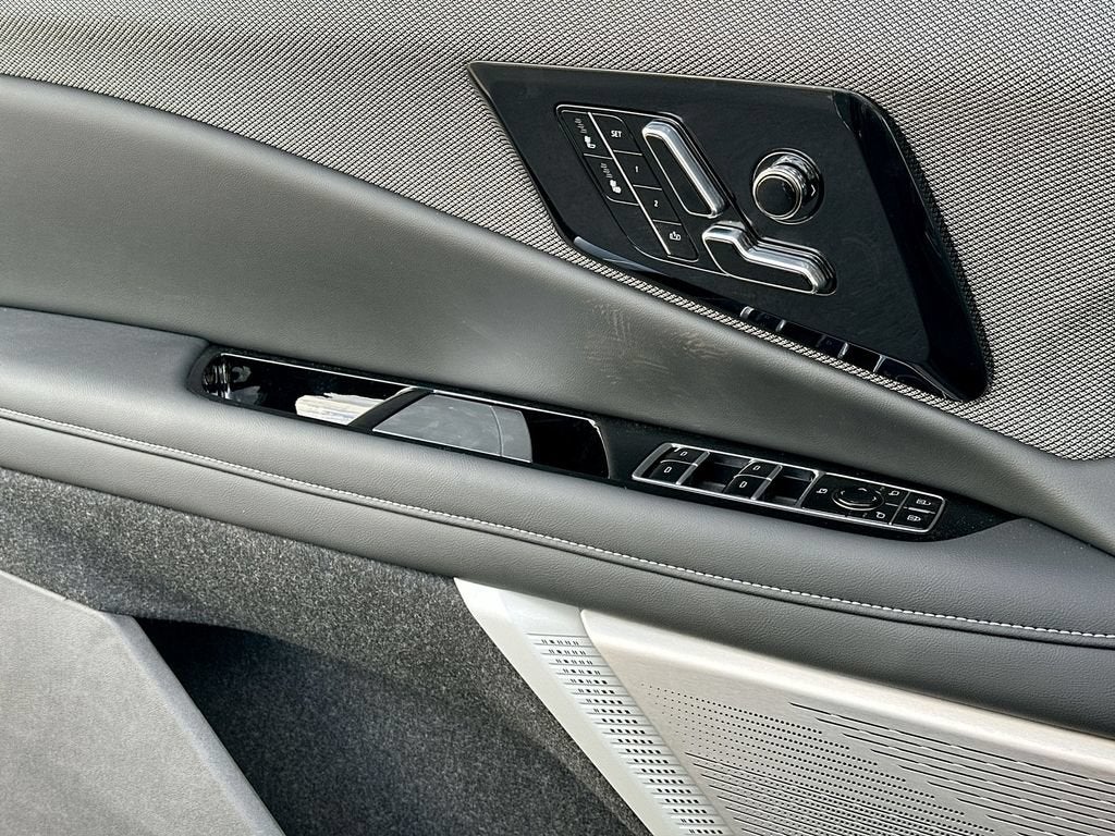 2027 Cadillac OPTIQ Luxury - Photo 18