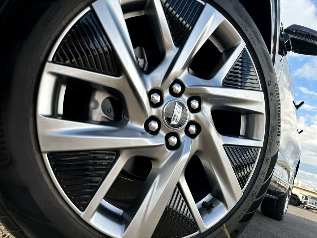 2027 Cadillac OPTIQ Luxury - Photo 24