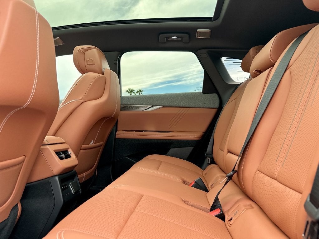 2027 Cadillac OPTIQ Premium Luxury