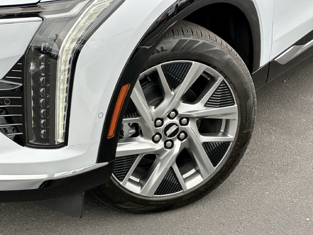 2027 Cadillac OPTIQ Premium Luxury