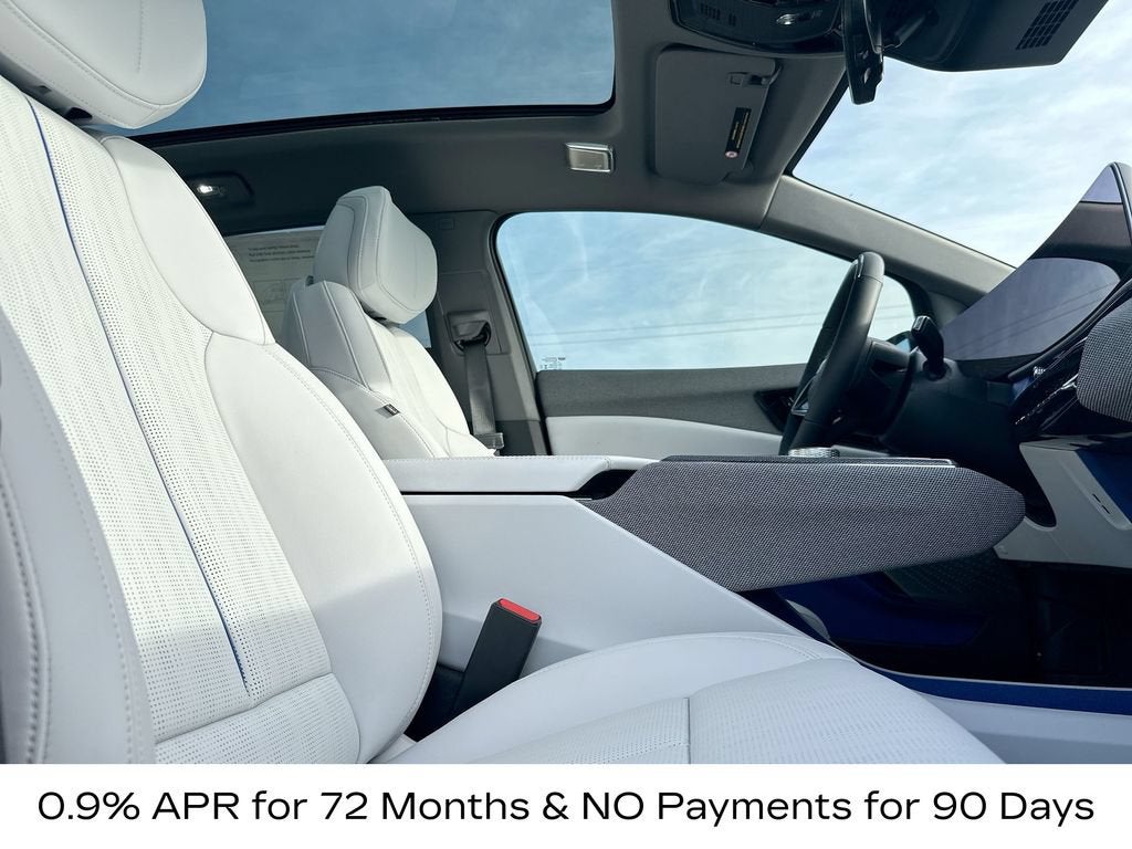 2027 Cadillac OPTIQ Premium Luxury