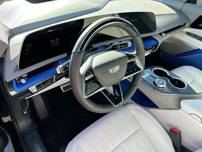 2025 Cadillac OPTIQ Luxury 2