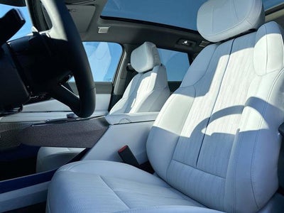 2025 Cadillac OPTIQ Luxury 2