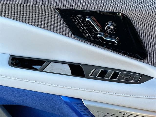 2025 Cadillac OPTIQ Luxury 2