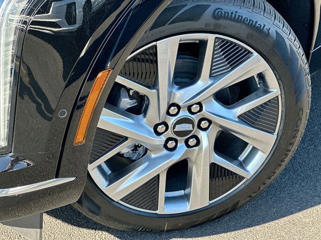 2025 Cadillac OPTIQ Luxury 2