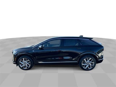 2025 Cadillac OPTIQ Luxury 2