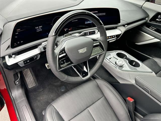 2025 Cadillac OPTIQ Luxury 2
