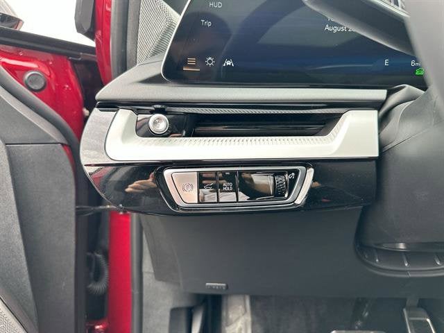 2025 Cadillac OPTIQ Luxury 2