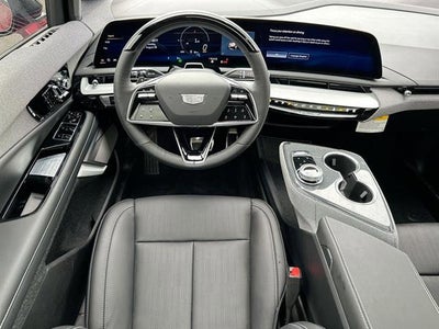 2025 Cadillac OPTIQ Luxury 2