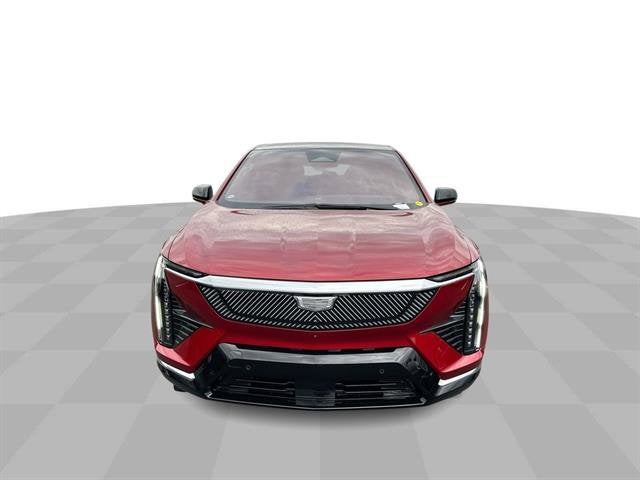 2025 Cadillac OPTIQ Luxury 2
