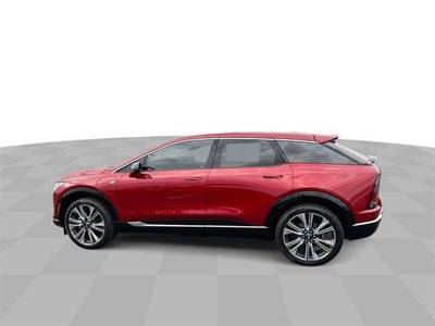 2025 Cadillac OPTIQ Luxury 2