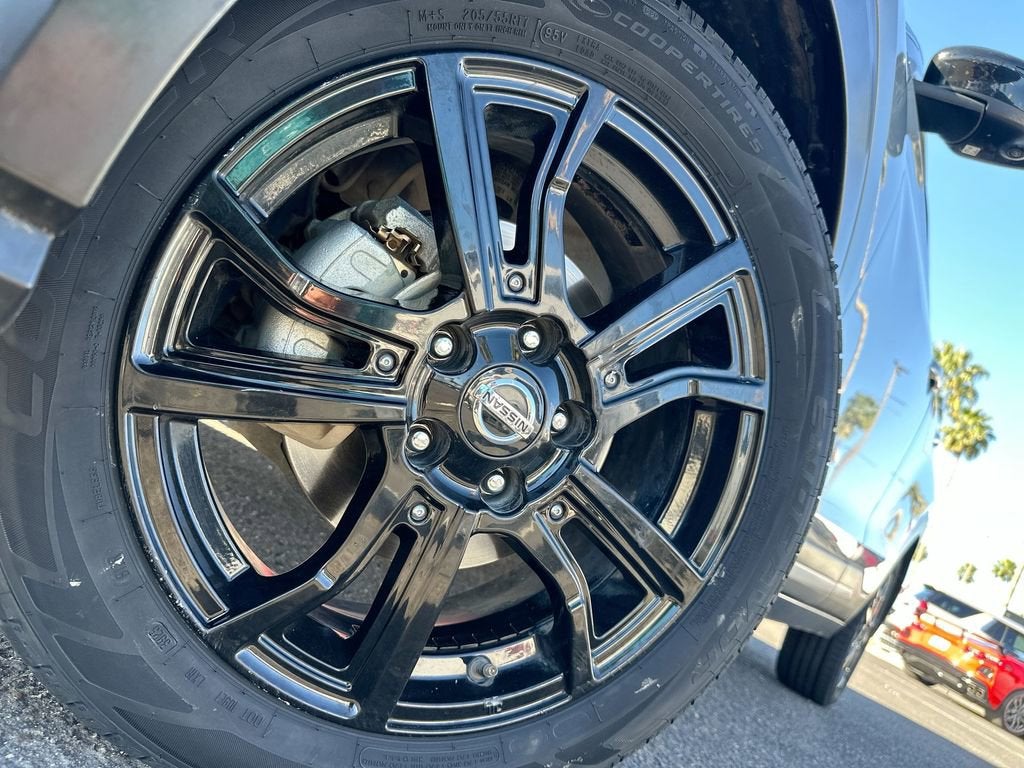 2021 Nissan Kicks SR