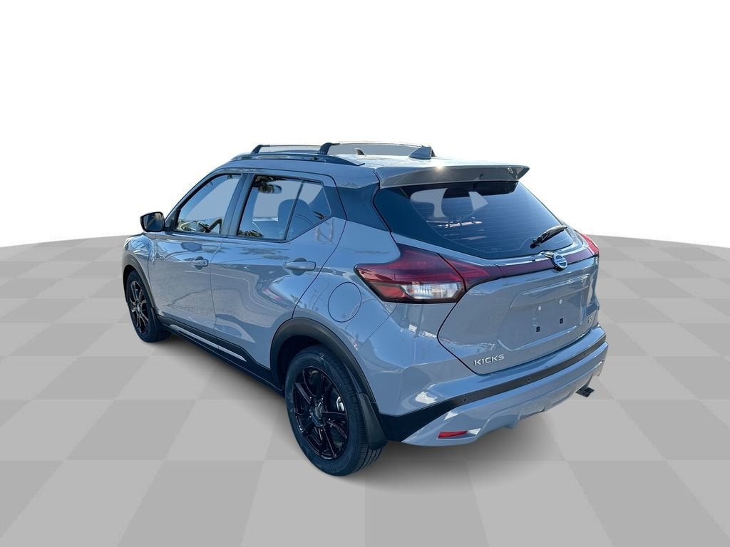 2021 Nissan Kicks SR