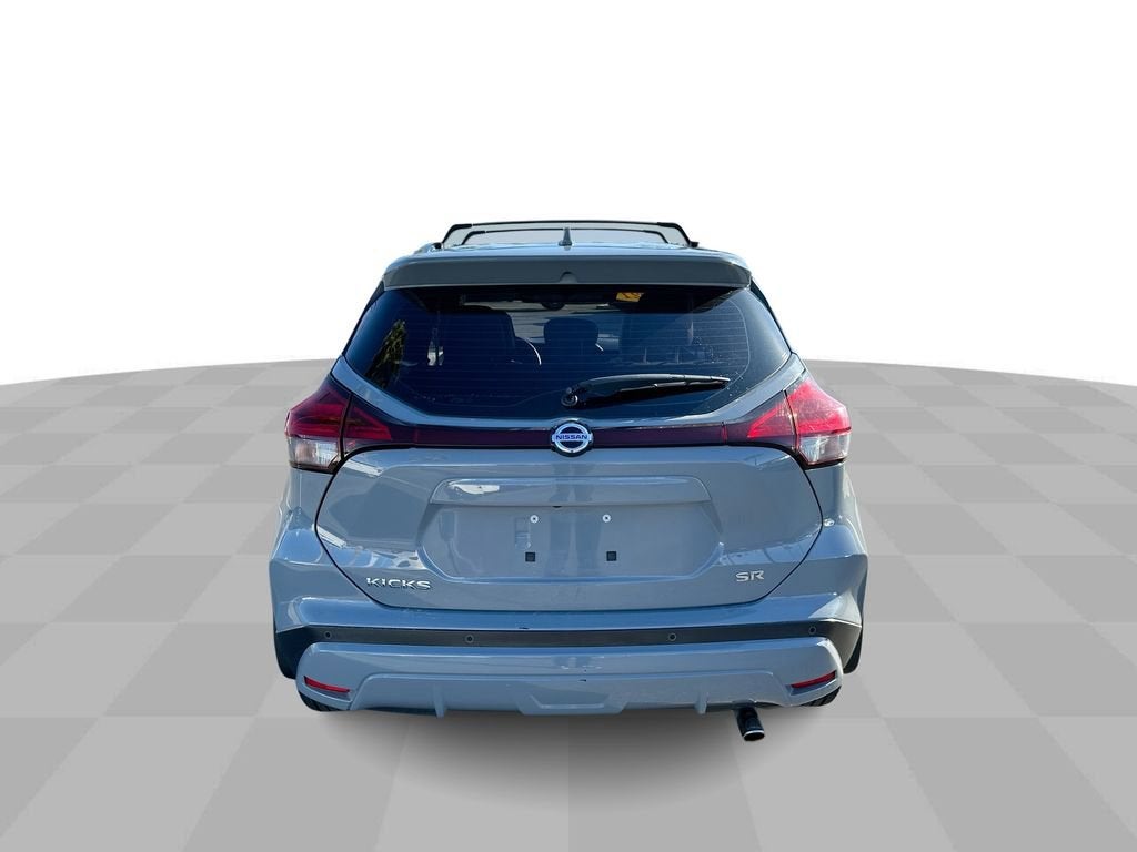 2021 Nissan Kicks SR