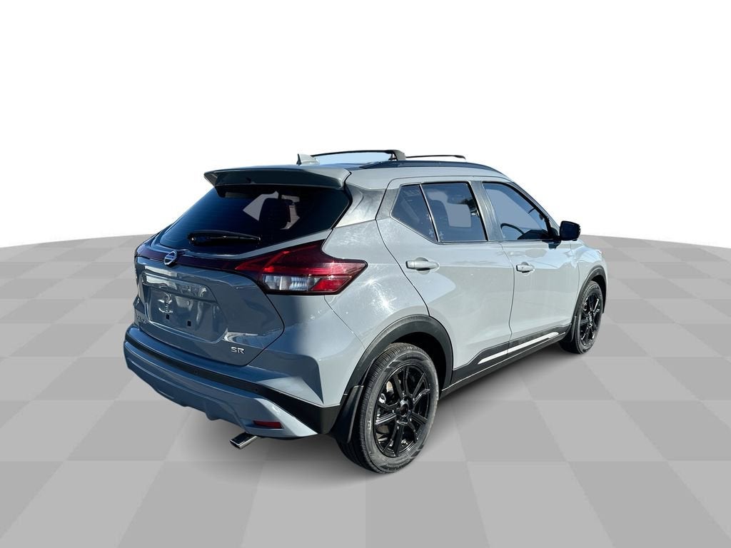 2021 Nissan Kicks SR