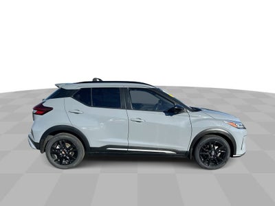 2021 Nissan Kicks SR