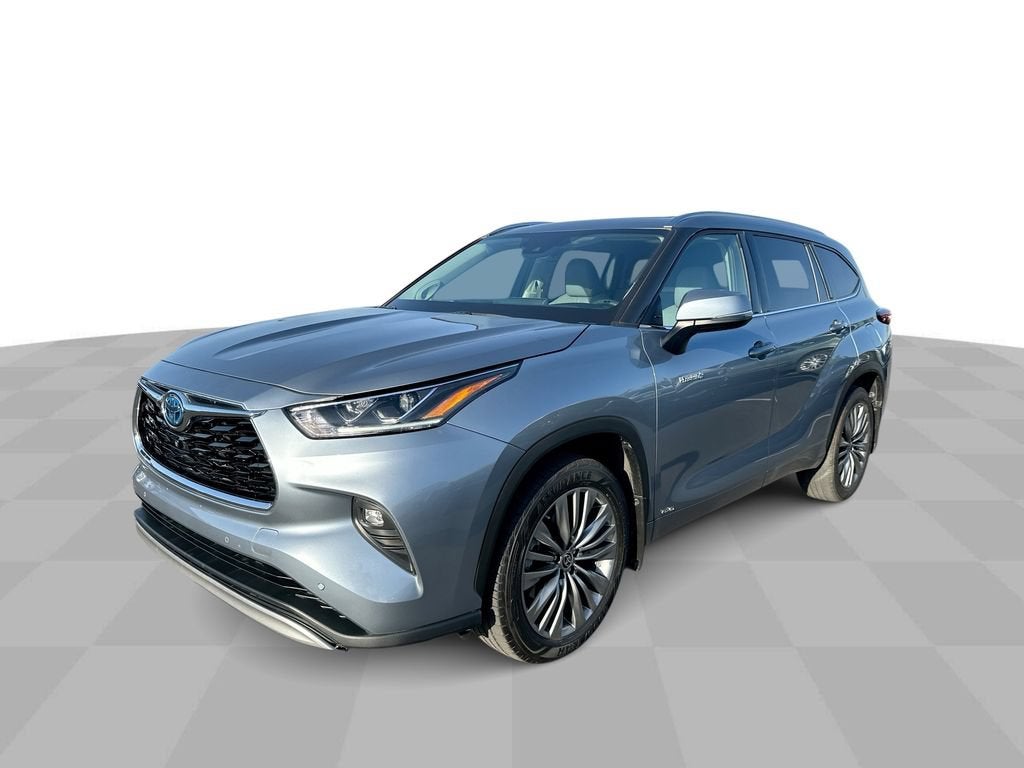 2021 Toyota Highlander Hybrid Platinum