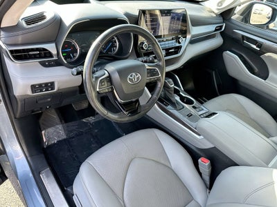 2021 Toyota Highlander Hybrid Platinum