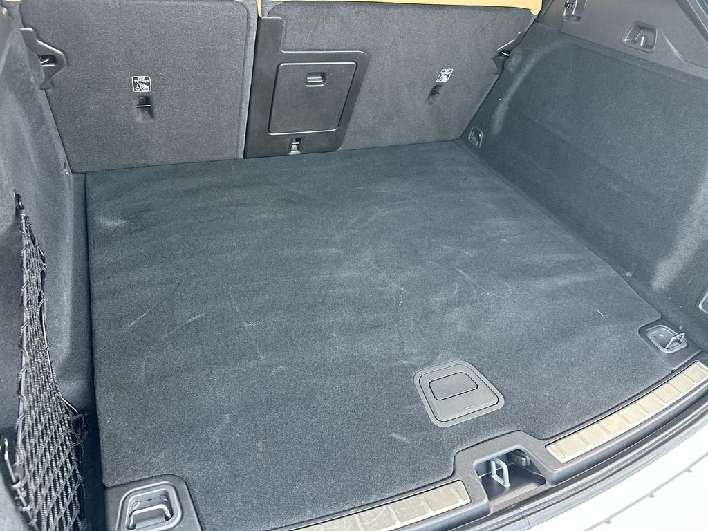 2023 Volvo XC60 Recharge Plug-In Hyb Ultimate Dark Theme