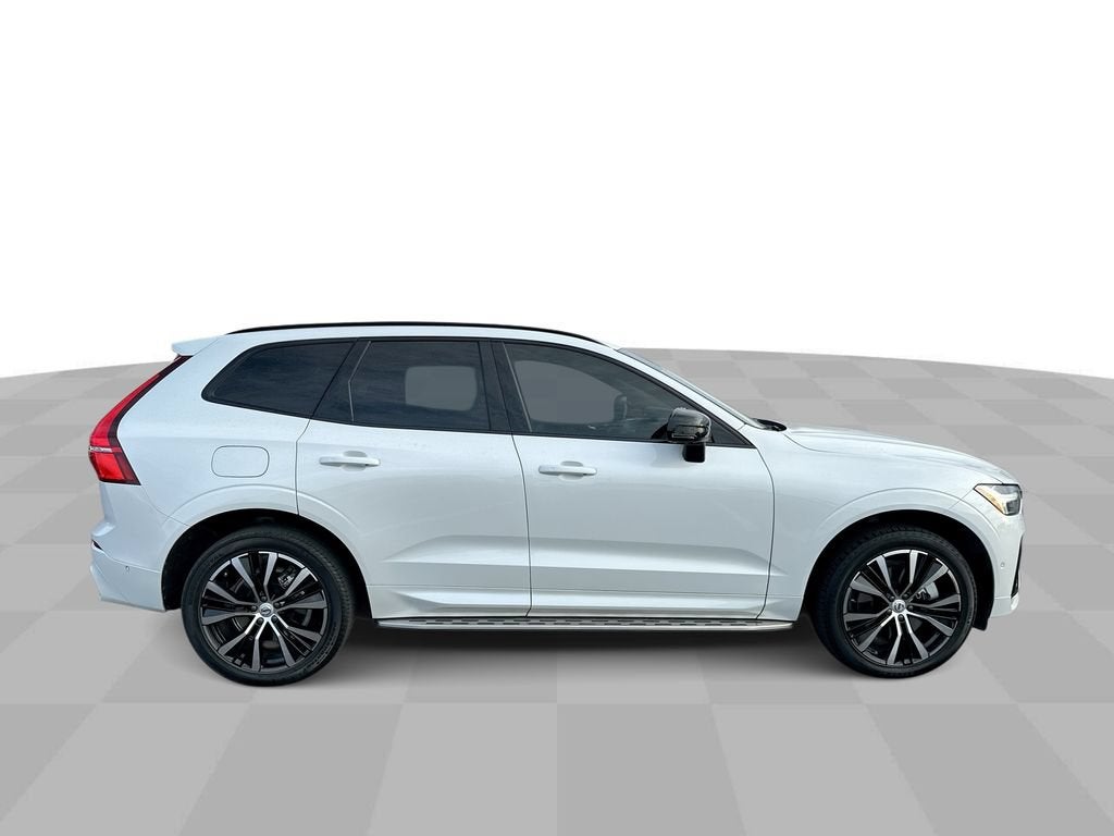 2023 Volvo XC60 Recharge Plug-In Hyb Ultimate Dark Theme