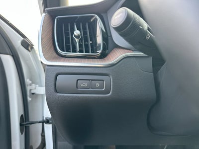 2023 Volvo XC60 Recharge Plug-In Hyb Ultimate Dark Theme