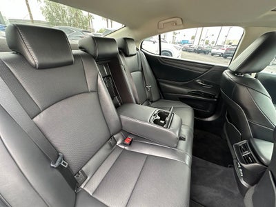 2022 Lexus ES 300h