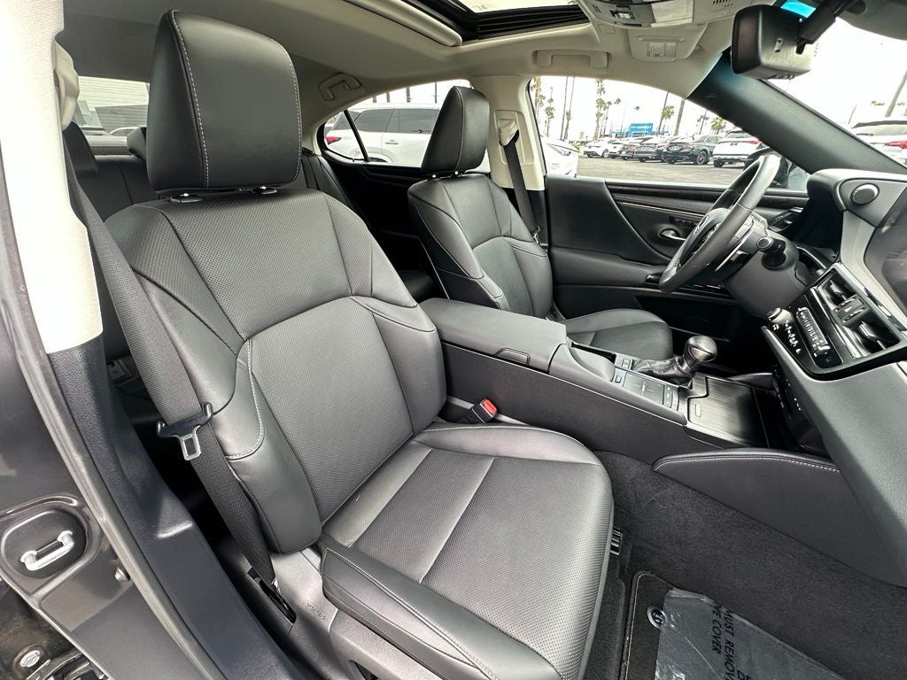 2022 Lexus ES 300h