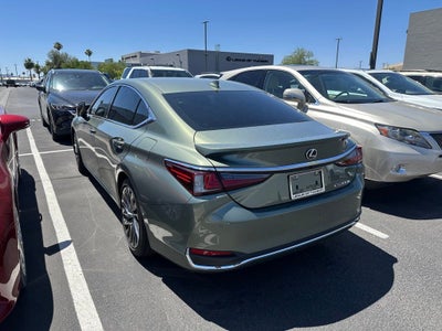2025 Lexus ES 300h Luxury