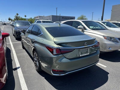 2025 Lexus ES 300h Luxury