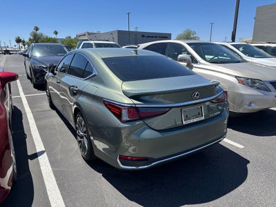 2025 Lexus ES 300h Luxury