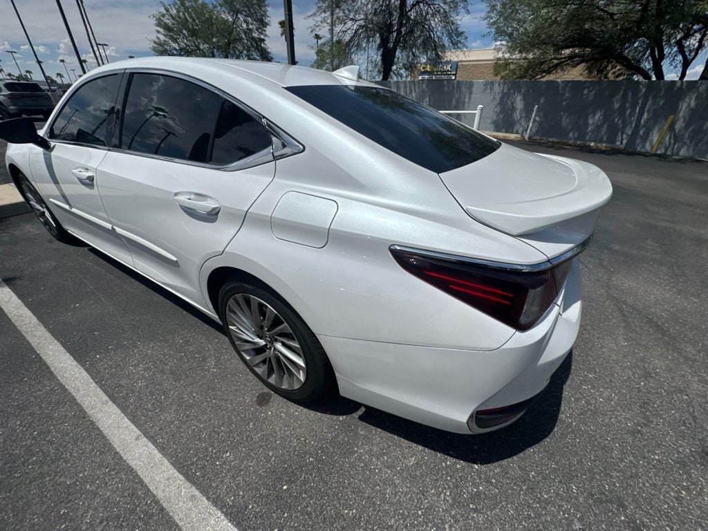 2023 Lexus ES 300h Luxury