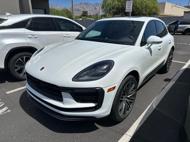 2023 Porsche Macan Base