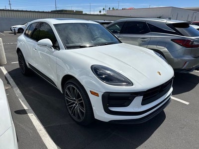 2023 Porsche Macan Base