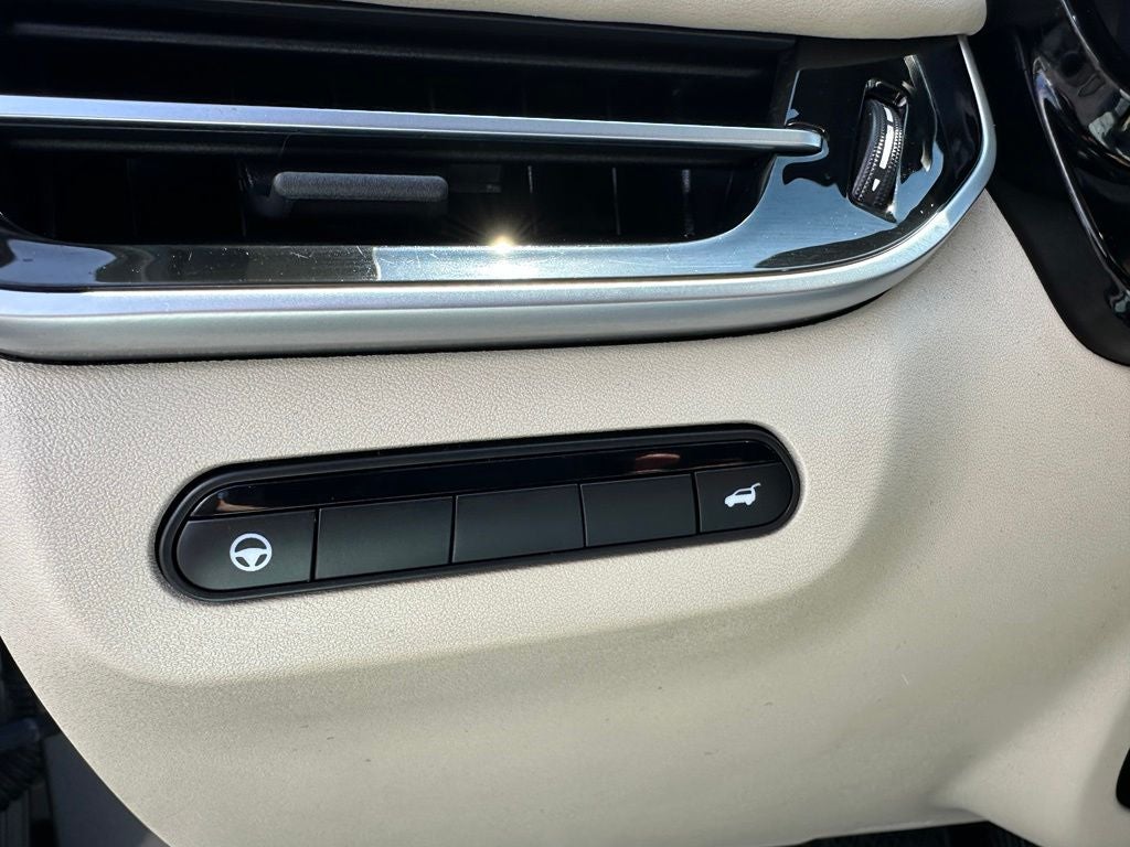 2022 INFINITI QX60 LUXE