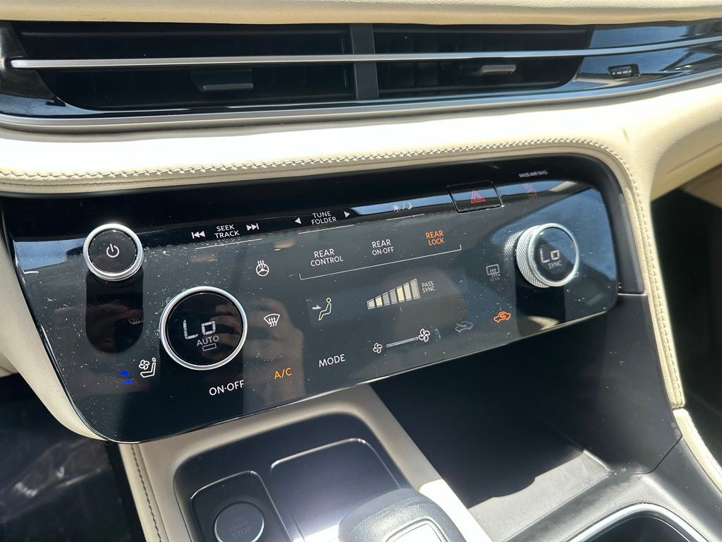 2022 INFINITI QX60 LUXE