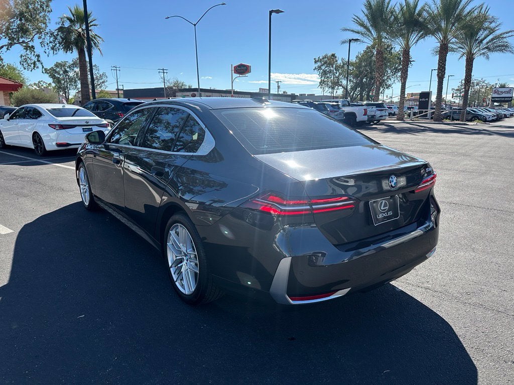 2024 BMW 5 Series 530i
