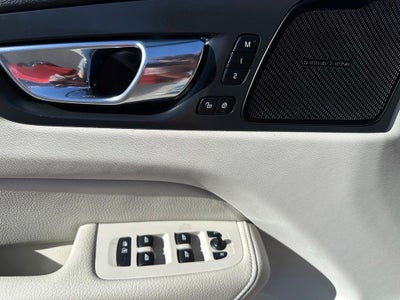 2019 Volvo XC60 T6 Momentum