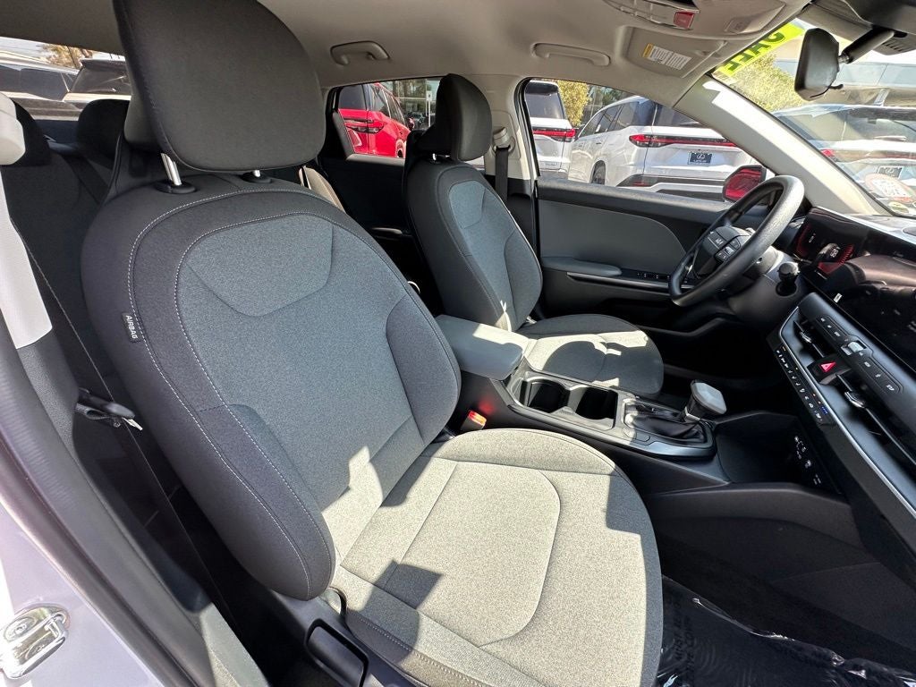 2025 Kia K4 LX