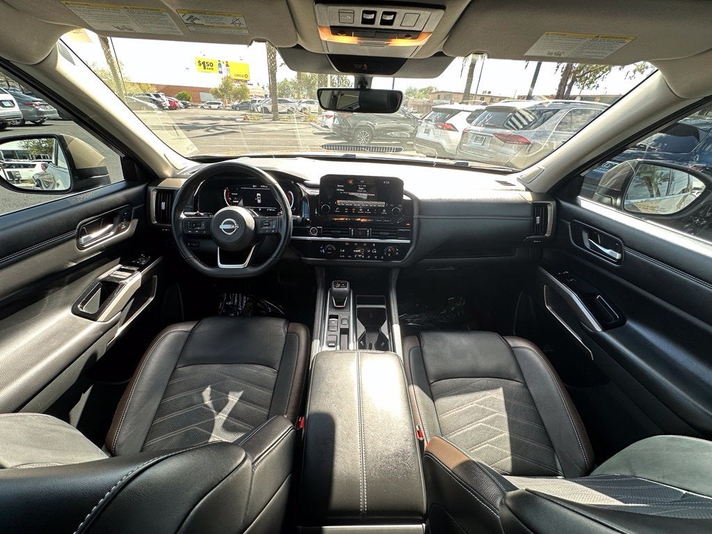 2024 Nissan Pathfinder Platinum