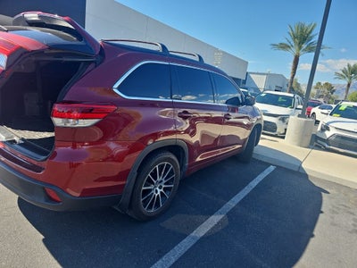 2017 Toyota Highlander SE