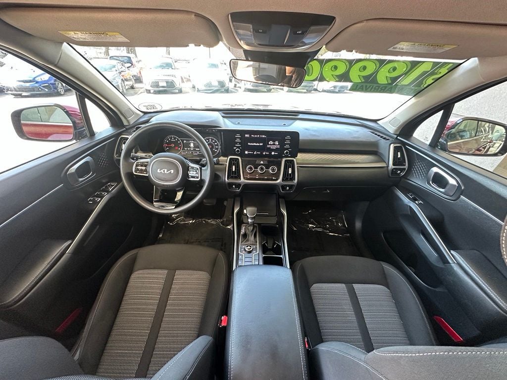 2023 Kia Sorento LX