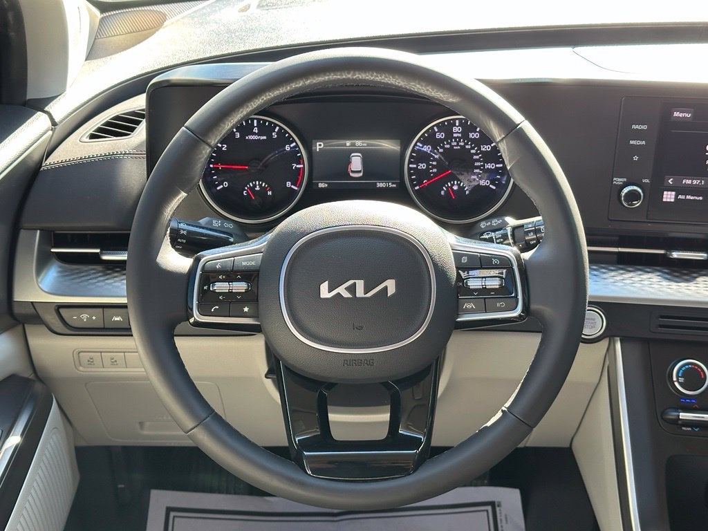 2024 Kia Carnival LX