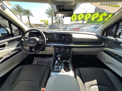 2024 Kia Carnival LX