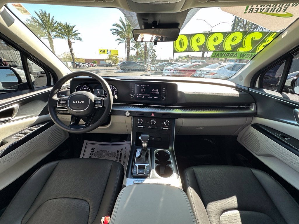 2024 Kia Carnival LX