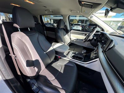 2024 Kia Carnival LX