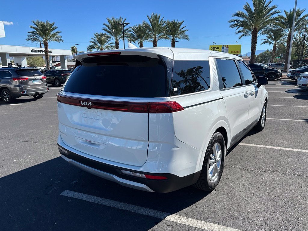 2024 Kia Carnival LX