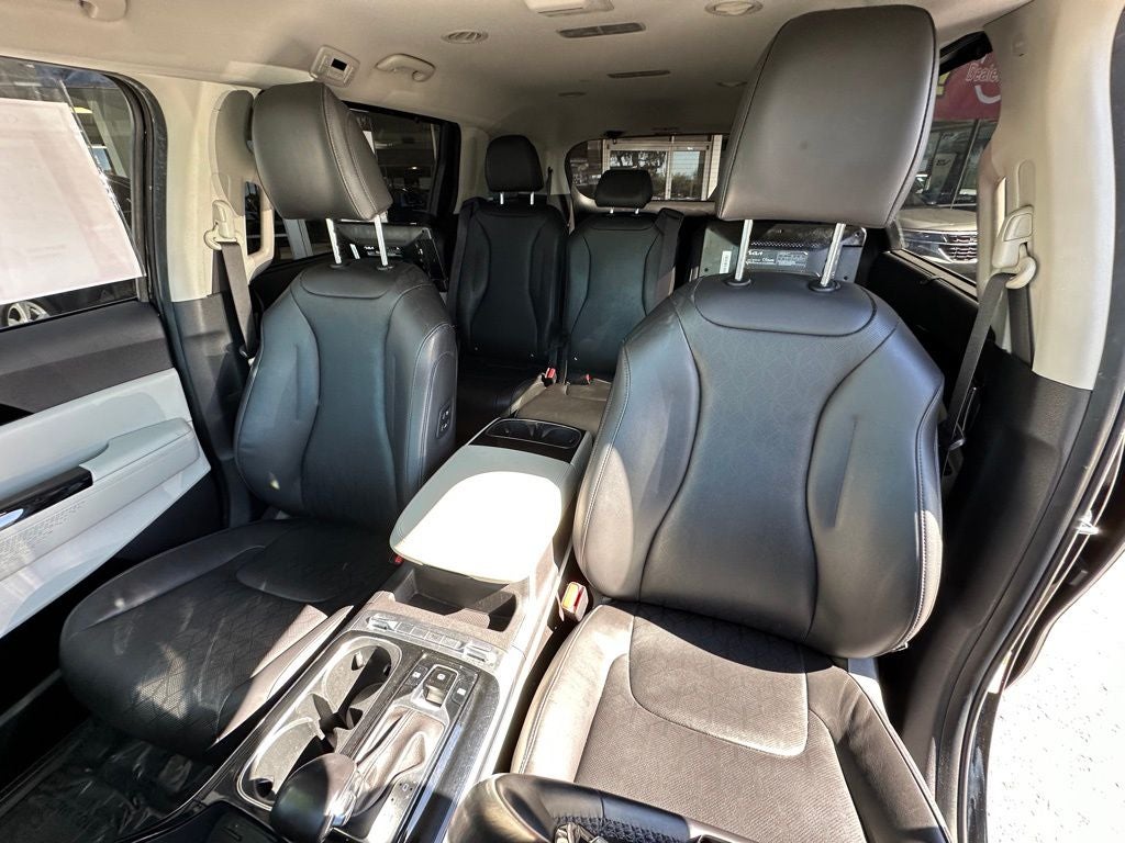 2022 Kia Carnival SX